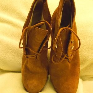 Michael Kors Suede Tan heeled boot